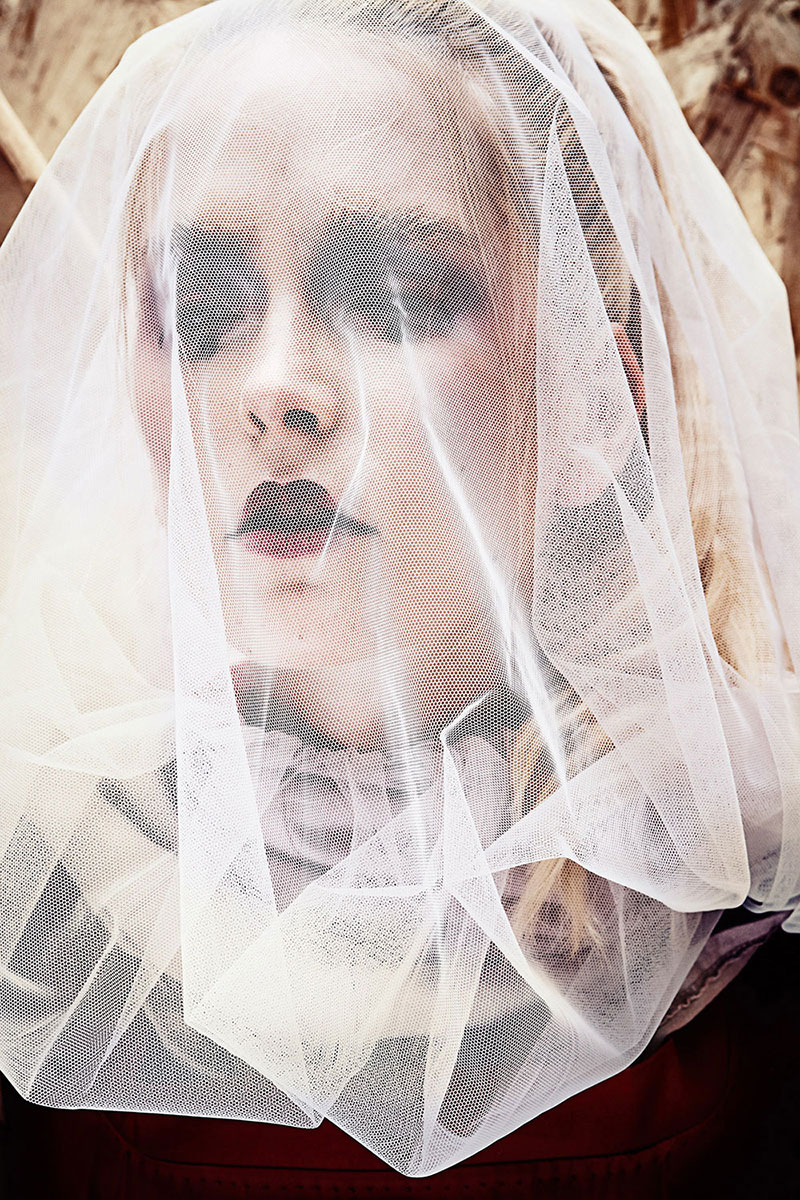 Credits Stylist: Daniele Caravello Stylist Assistant: Giacomo Papagni Make Up & Hair Stylist: Guia Bianchi Model: Anu Koski @ MP_Milan